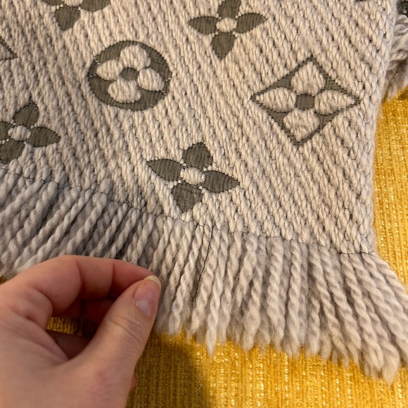 Louis Vuitton wool scarf 100% authentic - Picture 8 of 9